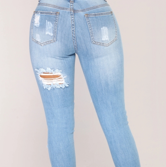 Light blue distressed jeans - Picture 3 of 7
